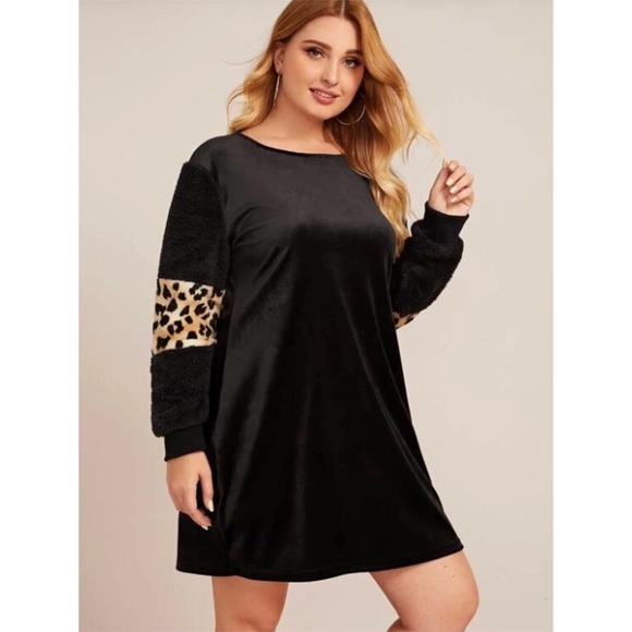 Velvet dress w/ Faux Fur Sleeves - Picture 3 of 8